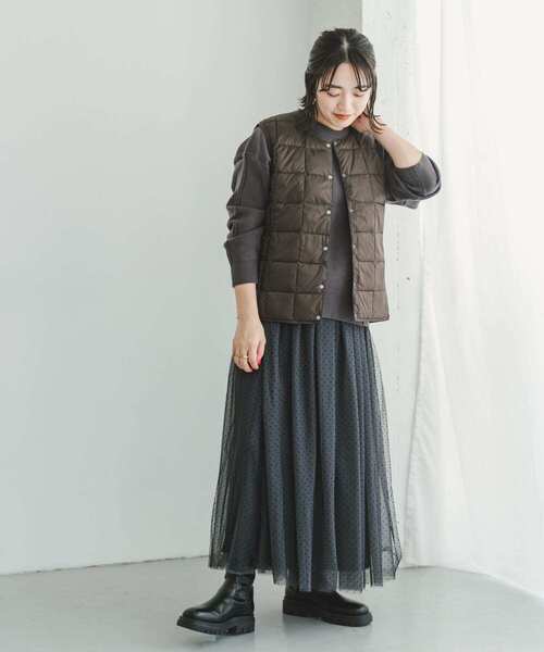 ITEMS URBANRESEARCH(アイテムズ アーバンリサーチ)の「TAION CREW-NECK BUTTON DOWN VEST(ダウンベスト・レディース・ブラック/カーキ/ブラウン系その他/オフホワイト・LARGE/X-LARGE/MEDIUM)」の22枚目の写真