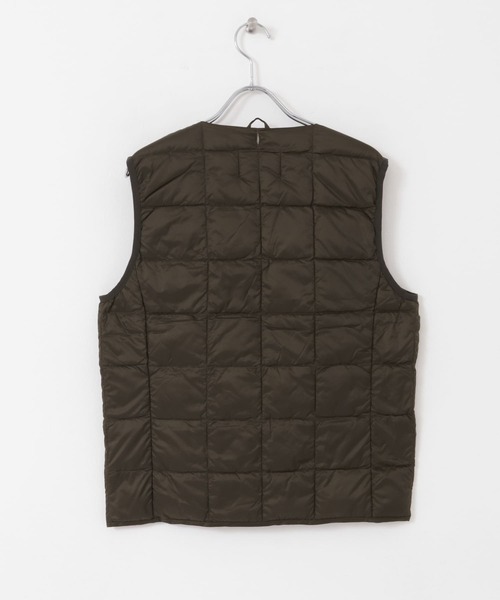 ITEMS URBANRESEARCH(アイテムズ アーバンリサーチ)の「TAION CREW-NECK BUTTON DOWN VEST(ダウンベスト・レディース・ブラック/カーキ/ブラウン系その他/オフホワイト・LARGE/X-LARGE/MEDIUM)」の10枚目の写真
