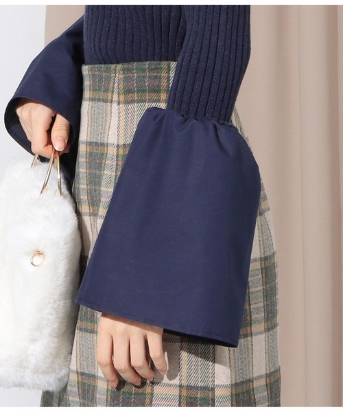 CHILLE（チル）の「袖切り替え ベルスリーブ ニット（ニット/セーター・レディース・ネイビー/グレー・FREE）」の15枚目の写真