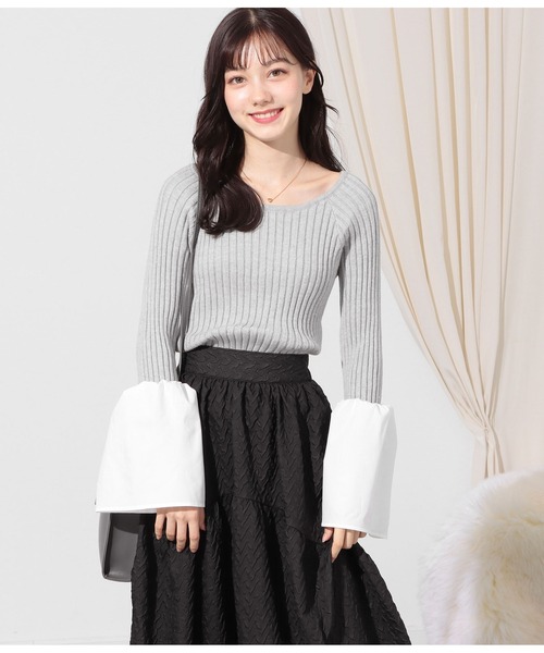CHILLE（チル）の「袖切り替え ベルスリーブ ニット（ニット/セーター・レディース・ネイビー/グレー・FREE）」の5枚目の写真