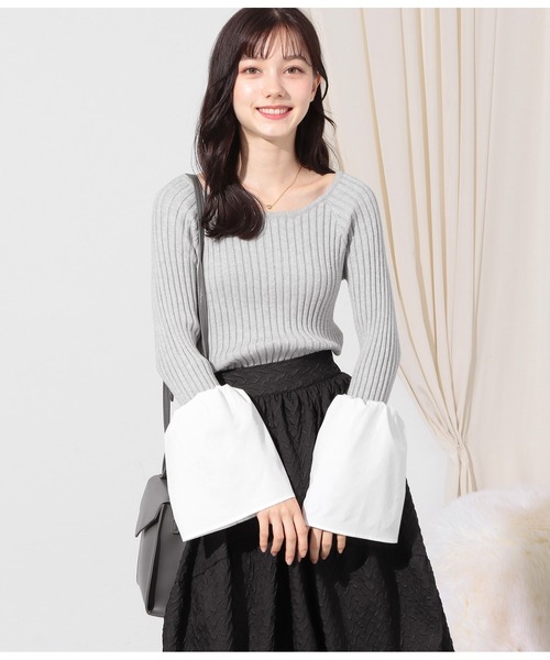 CHILLE（チル）の「袖切り替え ベルスリーブ ニット（ニット/セーター・レディース・ネイビー/グレー・FREE）」の4枚目の写真