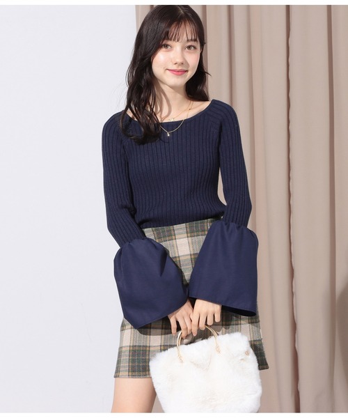 CHILLE（チル）の「袖切り替え ベルスリーブ ニット（ニット/セーター・レディース・ネイビー/グレー・FREE）」の10枚目の写真