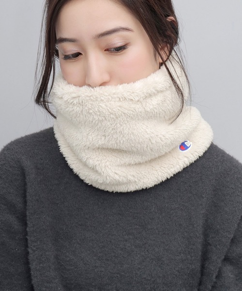 Champion（チャンピオン）の「たっぷりボリューム ファーフリース 裏ボア ネックウォーマー（ネックウォーマー/スヌード・メンズ・オフホワイト/ブラック・FREE）」の7枚目の写真
