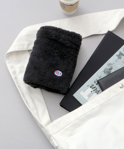 Champion（チャンピオン）の「たっぷりボリューム ファーフリース 裏ボア ネックウォーマー（ネックウォーマー/スヌード・メンズ・オフホワイト/ブラック・FREE）」の13枚目の写真