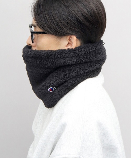 Champion（チャンピオン）の「たっぷりボリューム ファーフリース 裏ボア ネックウォーマー（ネックウォーマー/スヌード・メンズ・オフホワイト/ブラック・FREE）」の17枚目の写真