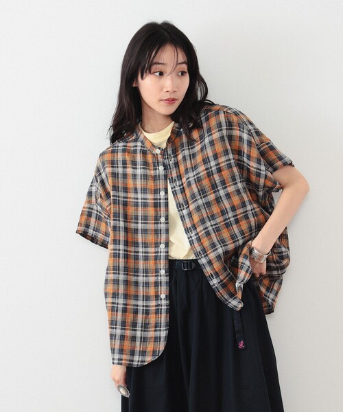 BEAMS BOY(ビームスボーイ)の「リネン チェック スタンドカラー シャツ(シャツ/ブラウス・レディース・ブルー/ブラック/ブラウン・ONE SIZE)」の2枚目の写真