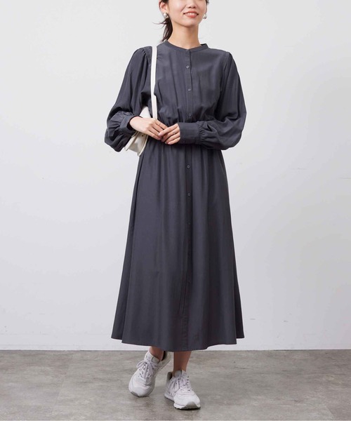 Chez toi(シェトワ)の「ショルダータックバンドカラーワンピース(ワンピース・レディース・チャコールグレー/グレイッシュベージュ/オレンジ・FREE)」の12枚目の写真
