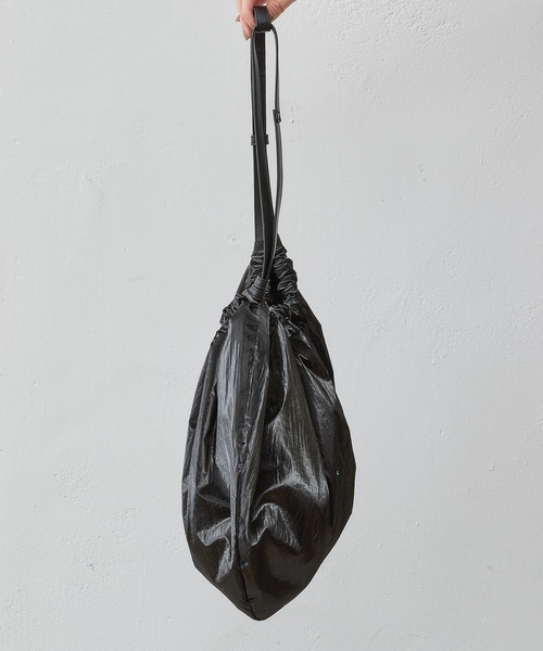 Actually（アクチュアリー）の「メタリックラウンドトート（トートバッグ・レディース・ブラック/シルバー・フリー）」の10枚目の写真