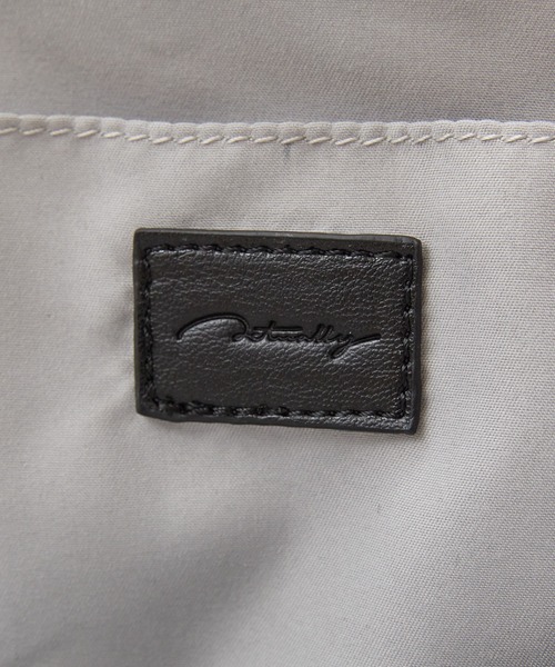 Actually（アクチュアリー）の「メタリックラウンドトート（トートバッグ・レディース・ブラック/シルバー・フリー）」の4枚目の写真