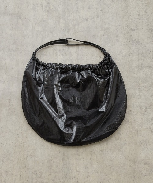 Actually（アクチュアリー）の「メタリックラウンドトート（トートバッグ・レディース・ブラック/シルバー・フリー）」の15枚目の写真