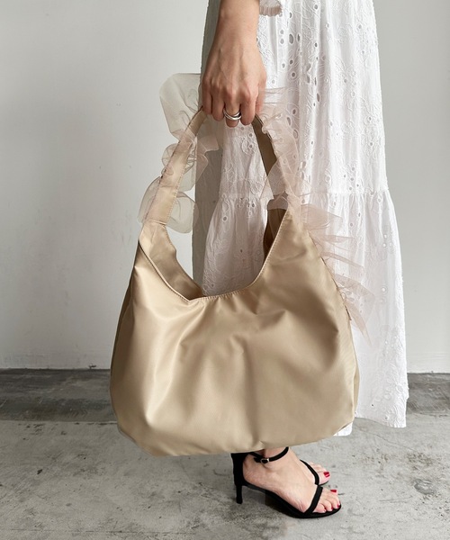 AT CREATION（アットクリエイション）の「EM:AT CREATION スコピエンショルダー チュールショルダーバッグ（ショルダーバッグ・レディース・アイボリー/ブラック/カーキ・FREE）」の11枚目の写真