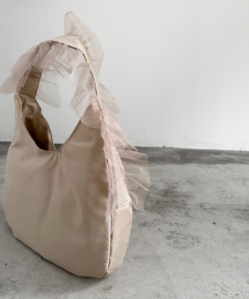 AT CREATION（アットクリエイション）の「EM:AT CREATION スコピエンショルダー チュールショルダーバッグ（ショルダーバッグ・レディース・アイボリー/ブラック/カーキ・FREE）」の18枚目の写真