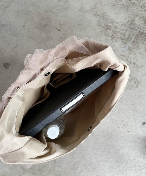 AT CREATION（アットクリエイション）の「EM:AT CREATION スコピエンショルダー チュールショルダーバッグ（ショルダーバッグ・レディース・アイボリー/ブラック/カーキ・FREE）」の15枚目の写真