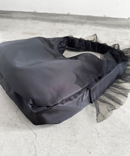 AT CREATION（アットクリエイション）の「EM:AT CREATION スコピエンショルダー チュールショルダーバッグ（ショルダーバッグ・レディース・アイボリー/ブラック/カーキ・FREE）」の22枚目の写真