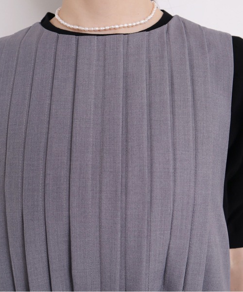 l'atelier du savon（アトリエドサボン）の「プリーツタック　ノースリワンピース（ワンピース・レディース・ブラック/グレー・FREE）」の5枚目の写真