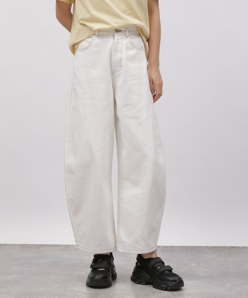 LAKOLE（ラコレ）の「カーブシルエットカツラギパンツ/ 112094（その他パンツ・レディース・オフホワイト/チャコールグレー・SMALL/MEDIUM/LARGE）」の7枚目の写真