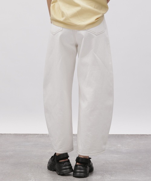 LAKOLE（ラコレ）の「カーブシルエットカツラギパンツ/ 112094（その他パンツ・レディース・オフホワイト/チャコールグレー・SMALL/MEDIUM/LARGE）」の9枚目の写真