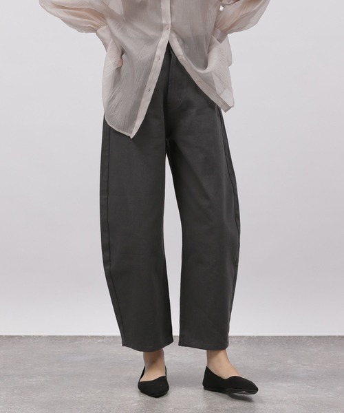 LAKOLE（ラコレ）の「カーブシルエットカツラギパンツ/ 112094（その他パンツ・レディース・オフホワイト/チャコールグレー・SMALL/MEDIUM/LARGE）」の15枚目の写真