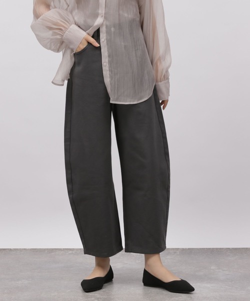 LAKOLE（ラコレ）の「カーブシルエットカツラギパンツ/ 112094（その他パンツ・レディース・オフホワイト/チャコールグレー・SMALL/MEDIUM/LARGE）」の16枚目の写真