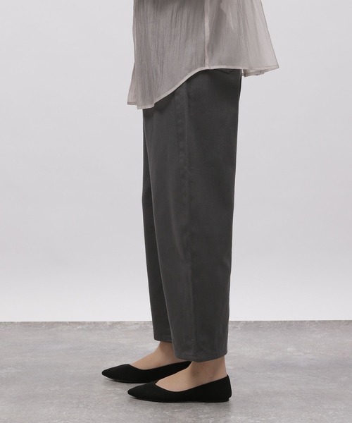 LAKOLE（ラコレ）の「カーブシルエットカツラギパンツ/ 112094（その他パンツ・レディース・オフホワイト/チャコールグレー・SMALL/MEDIUM/LARGE）」の17枚目の写真
