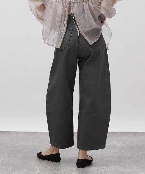 LAKOLE（ラコレ）の「カーブシルエットカツラギパンツ/ 112094（その他パンツ・レディース・オフホワイト/チャコールグレー・SMALL/MEDIUM/LARGE）」の18枚目の写真