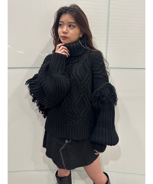 EGOIST（エゴイスト）の「ショルダーフリンジタートルネックニットトップス（ニット/セーター・レディース・ベージュ/グレー/ブラック/レッド・FREE）」の6枚目の写真