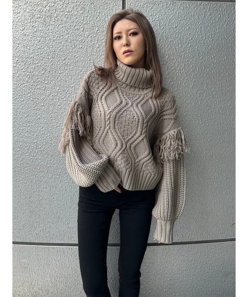 EGOIST（エゴイスト）の「ショルダーフリンジタートルネックニットトップス（ニット/セーター・レディース・ベージュ/グレー/ブラック/レッド・FREE）」の10枚目の写真