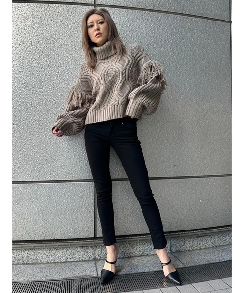 EGOIST（エゴイスト）の「ショルダーフリンジタートルネックニットトップス（ニット/セーター・レディース・ベージュ/グレー/ブラック/レッド・FREE）」の11枚目の写真