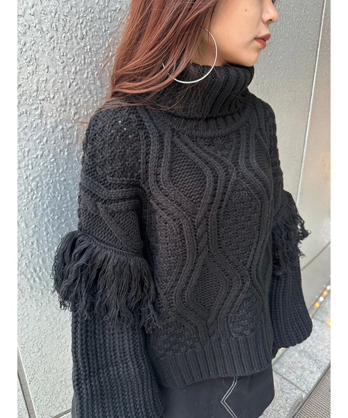 EGOIST（エゴイスト）の「ショルダーフリンジタートルネックニットトップス（ニット/セーター・レディース・ベージュ/グレー/ブラック/レッド・FREE）」の17枚目の写真