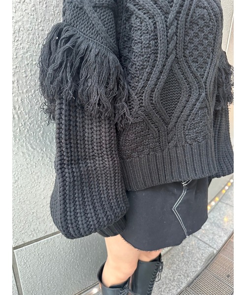 EGOIST（エゴイスト）の「ショルダーフリンジタートルネックニットトップス（ニット/セーター・レディース・ベージュ/グレー/ブラック/レッド・FREE）」の18枚目の写真