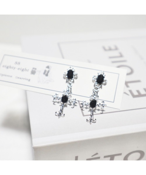 tone（トーン）の「【88eighty-eight】ゴシッククロスドロップブラックピアス【import】(MA)（ピアス（両耳用）・レディース・ブラック・FREE）」の4枚目の写真