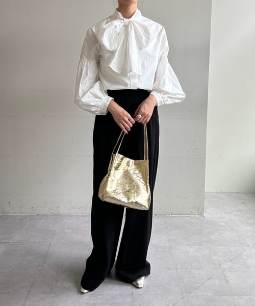 SHENERY（シーナリー）の「ボウタイボリュームブラウス（シャツ