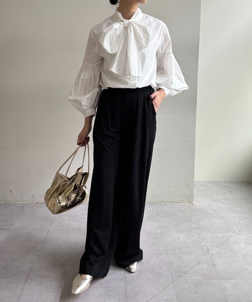 SHENERY（シーナリー）の「ボウタイボリュームブラウス（シャツ