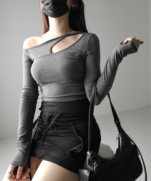 me+em select(ミームセレクト)の「【 3color 】ワンショルダーカットアウトショートカットソートップス / one shoulder cutout short cutsew tops ※※(Tシャツ/カットソー・レディース・ホワイト/グレー/ブラック・FREE)」の17枚目の写真