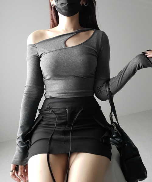 me+em select(ミームセレクト)の「【 3color 】ワンショルダーカットアウトショートカットソートップス / one shoulder cutout short cutsew tops ※※(Tシャツ/カットソー・レディース・ホワイト/グレー/ブラック・FREE)」の15枚目の写真