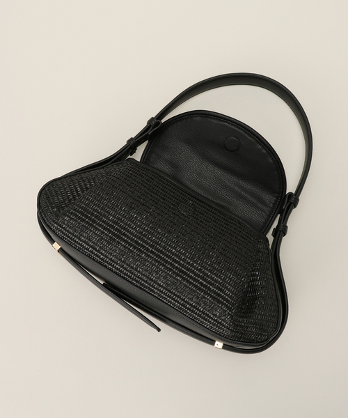 LE TALON（ルタロン）の「LE VERNIS/ル・ベルニ FOSSETE BAG234‐211‐512（ショルダーバッグ・レディース・ベージュ/ブラック・FREE）」の6枚目の写真