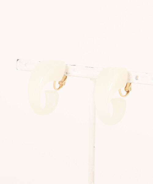 AMERICAN HOLIC（アメリカンホリック）の「スパイラル樹脂イヤリング（イヤリング・レディース・アイボリー/グレー・FREE）」の7枚目の写真