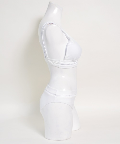 LAVIA（ラヴィア）の「シンプルデザインビキニ（水着・レディース・ホワイト・M/L）」の5枚目の写真