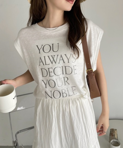 Ada.(エイダ)の「箔プリント ロゴ ノースリーブ トップス(Tシャツ/カットソー・レディース・チャコール/アイボリー/オフホワイト・FREE)」の6枚目の写真