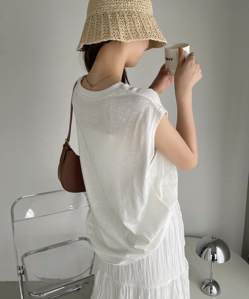 Ada.(エイダ)の「箔プリント ロゴ ノースリーブ トップス(Tシャツ/カットソー・レディース・チャコール/アイボリー/オフホワイト・FREE)」の9枚目の写真