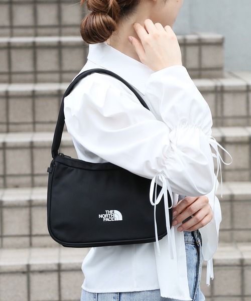 THE NORTH FACE（ザノースフェイス）の「【THE NORTH FACE】BONNEY HOBO BAG MINI（ハンドバッグ・レディース・ブラック/オフホワイト・FREE）」の14枚目の写真