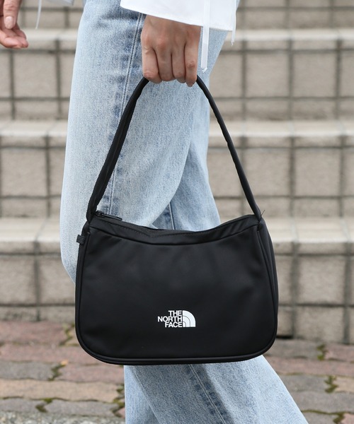 THE NORTH FACE（ザノースフェイス）の「【THE NORTH FACE】BONNEY HOBO BAG MINI（ハンドバッグ・レディース・ブラック/オフホワイト・FREE）」の13枚目の写真