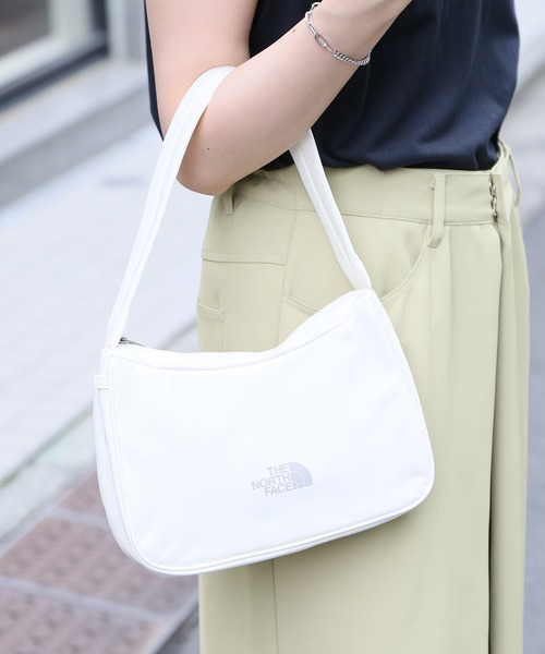 THE NORTH FACE（ザノースフェイス）の「【THE NORTH FACE】BONNEY HOBO BAG MINI（ハンドバッグ・レディース・ブラック/オフホワイト・FREE）」の5枚目の写真