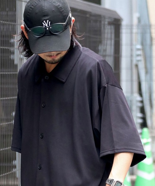 ROUGH TRADE（ラフトレード）の「RT-プリーツ半袖シャツ（シャツ/ブラウス・メンズ・アイボリー/ブラック・M/L/XL）」の2枚目の写真