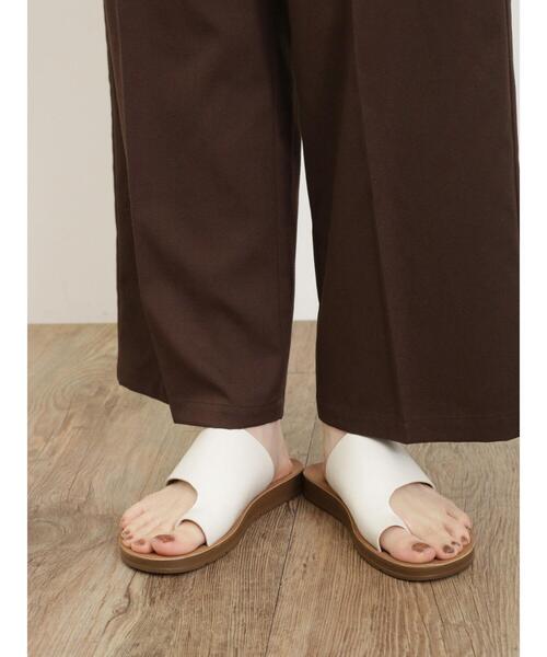 Samansa Mos2（サマンサ モスモス）の「【S/XLサイズ WEB限定】軽量サムリングサンダル（サンダル・レディース・オフホワイト/ブラウン・XL/M/L/S）」の3枚目の写真