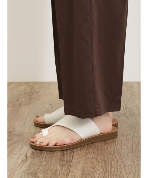 Samansa Mos2（サマンサ モスモス）の「【S/XLサイズ WEB限定】軽量サムリングサンダル（サンダル・レディース・オフホワイト/ブラウン・XL/M/L/S）」の4枚目の写真