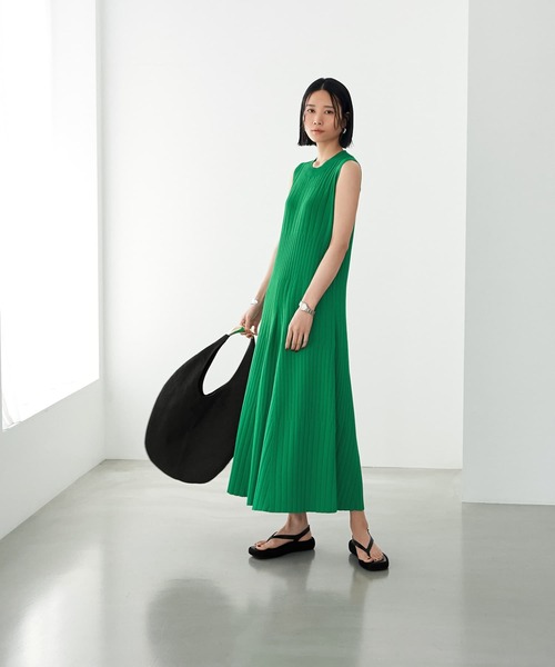 STYLE DELI(スタイルデリ)の「【LUXE】パネル編みフレアワンピース(ワンピース・レディース・グリーン/ブラック・SMALL/MEDIUM)」の7枚目の写真