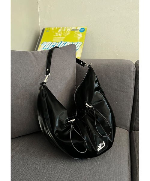 ハンドバッグ YIEYIE Y.14 Sophia Bag / Y.14BB14 / GLOSSY BLACK YIE YIE（イエイエ）の「YIE YIE/イエイエ/Y.14 Sophia Bag