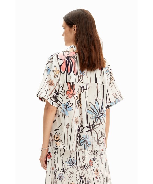 Desigual(デシグアル)の「ウォーターカラーフラワー シャツ(シャツ/ブラウス・レディース・ホワイト・S/M/L)」の2枚目の写真