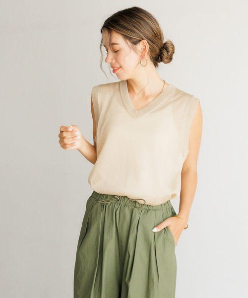 BAYFLOW（ベイフロー）の「ラメノースリーブプルオーバー（ベスト・レディース・ブルー/ブラック/ゴールド・FREE）」の17枚目の写真